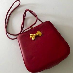 Nice Albert Nipon burgundy leather purse
